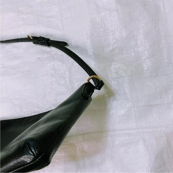 Preworn Coach Black F52881 Crossgrain Leather East West Pop Crossbody - Picture 2 of 9